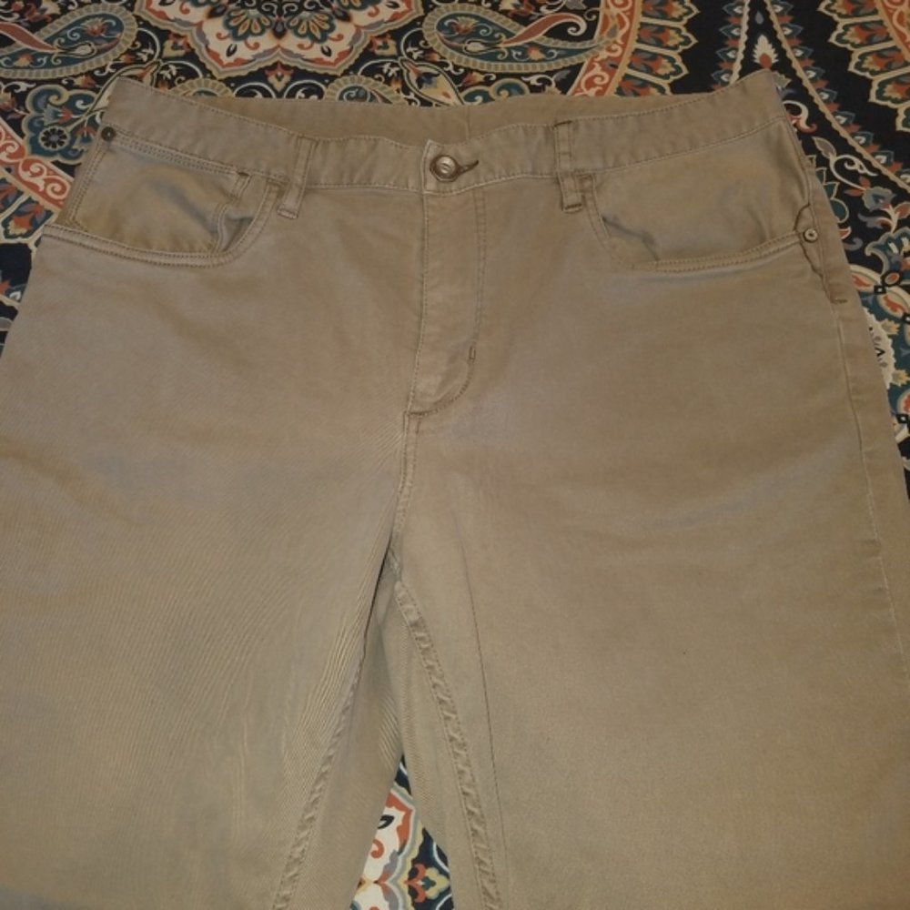 Tommy Bahama tan pants